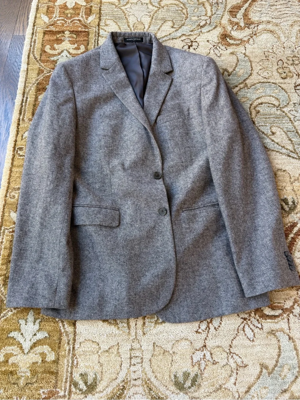 Banana Republic Gray Men's Wool-Blend Two-Button Suit Jacket(44R) Pants(34x32)